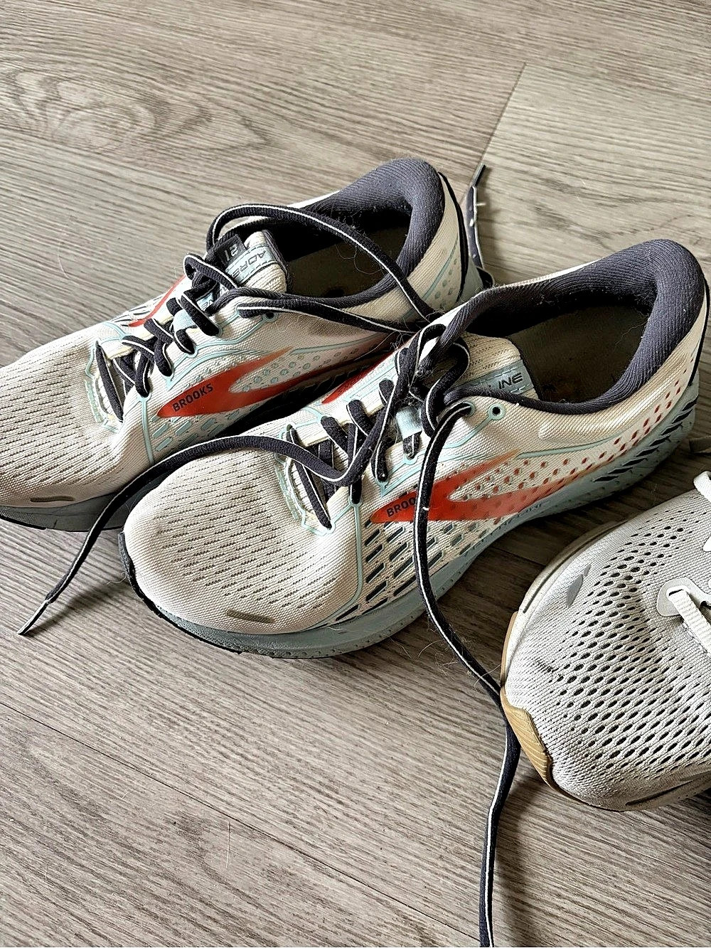 Brooks Athletic Running Shoes White & Orange